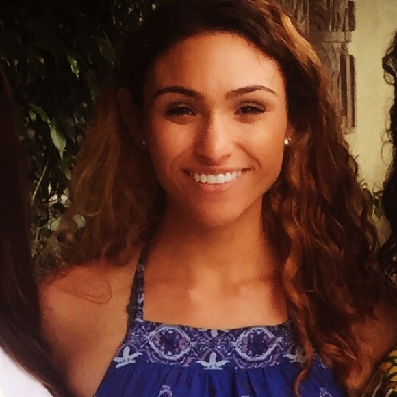 Meet your Posher, Gabriella - Picture 1 of 1